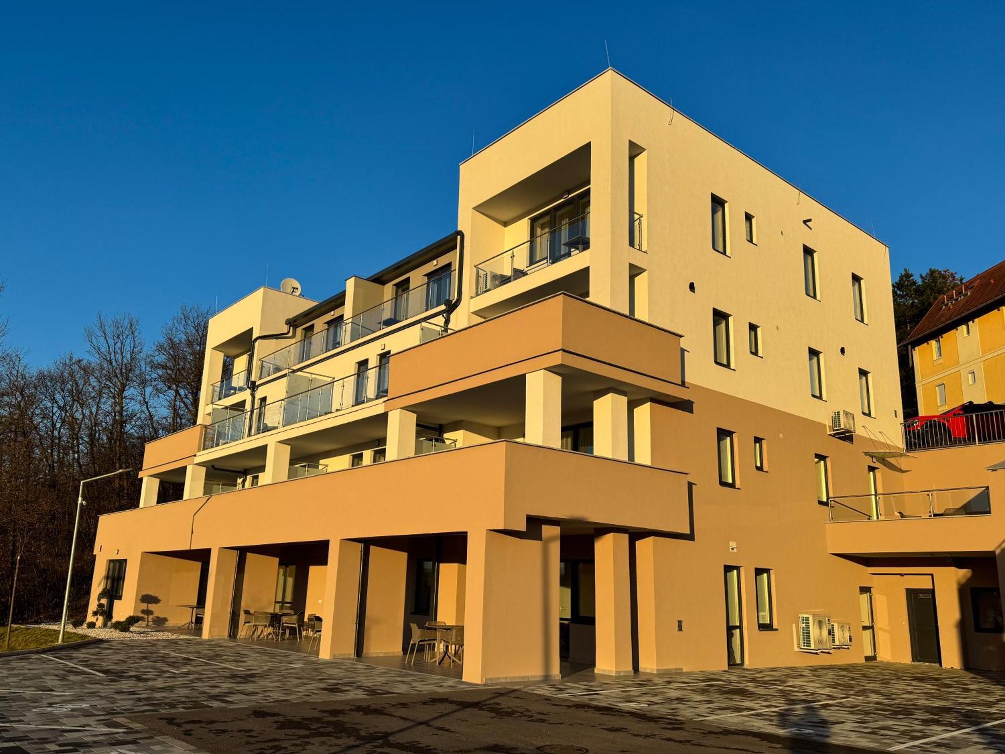Salt Hill Premium Apartments Egerszalók Exterior foto